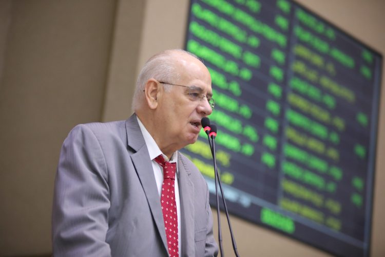 Deputados durante Sessão Ordinária da Assembleia Legislativa. Na foto, deputado Serafim Correa - PPS. (Foto: Danilo Mello/Aleam)