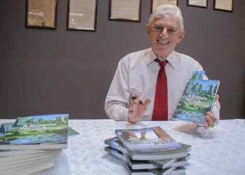 MANAUS, 25/11/2019
LANÇAMENTO DO LIVRO ESCRITO PELO JORNALISTA GABRIEL ANDRADE, REALIZADO NO MEMORIAL DA CÂMARA MUNICIPAL DE MANAUS.
FOTO: AGUILAR ABECASSIS/CMM