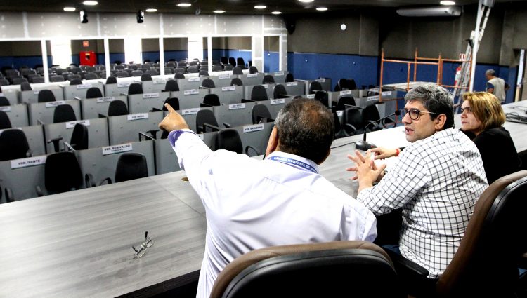 MANAUS, 19/11/19
PRESIDENTE DA CAMARA MUNICIPAL DE MANAUS, VEREADOR JOELSON SILVA (PSDB) ACOMPANHA PREPARACAO DO AUDITORIO ZANY DOS REIS PARA RECEBER SESSOES PLENARIAS.
FOTO: ROBERVALDO ROCHA / CMM