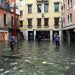 Veneza Italia 15 11 2019 A praça de San Marco em Veneza um dos principais pontos turísticos na Itália, foi fechada hoje (15) por causa de uma nova inundação Foto Comune Venezia