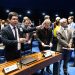 Os senadores Randolfe Rodrigues, Fabiano Contarato e Humberto Costa, que criticaram as declarações do ministro Paulo Guedes sobre um novo AI-5 Foto: Marcos Oliveira/Agência Senado