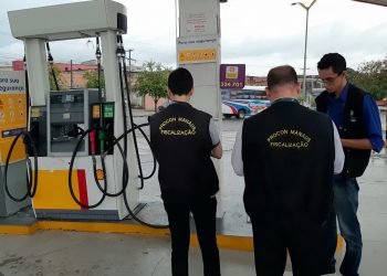 Procon Manaus realiza ação conjunta e fiscaliza postos de combustíveis na capital. Foto: Divulgação