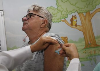 Vacinação H1,n1.Personagem, Adonai de Paula 66; Motorista profissional.
Foto; Marinho Ramos/Semcom.