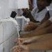 Alunos aprendem a prevenção ao novo coronavírus (Covid-19) na Escola Municipal Pedro Ernesto, através de cartazes, trabalhos escolares, e medidas de higiene e convívio pessoal.
