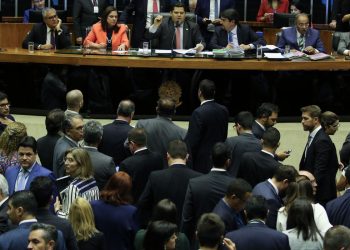Presidente do Congresso, Davi Alcolumbre, preside sessão que analisa veto sobre orçamento impositivo Foto: Agência Brasil
