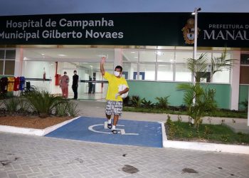Pacientes rebem alta da UTI do hospital de campanha Gilberto Novaes.
Foto: Mário Oliveira - SEMCOM