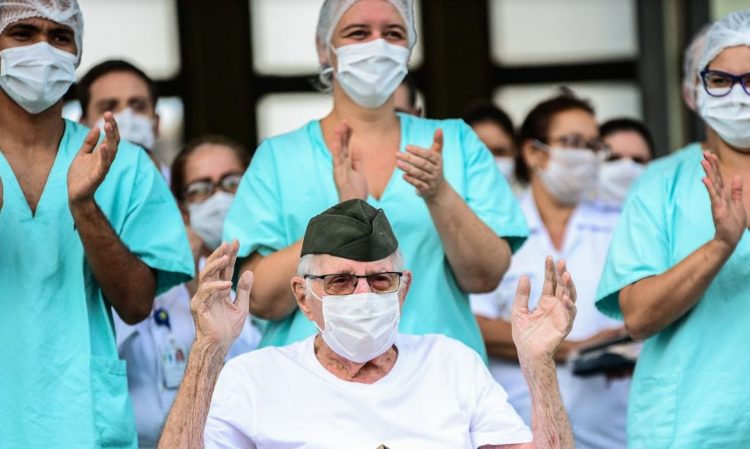 Paciente de 99 anos Foto: Cb Estevam/ CCOMSEx