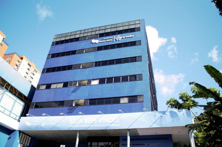 Estágios e Empregos