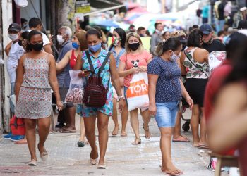 Uso da máscara de proteção em Manaus
Foto: Mário Oliveira - SEMCOM