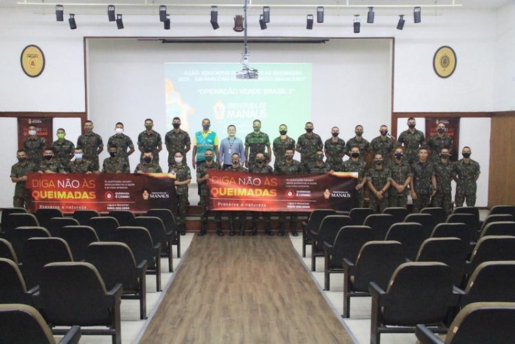 Prefeitura e Exército atuam em áreas urbana e rural na prevenção às queimadas em Manaus.
Foto: Arlesson Sicsu / Semmas