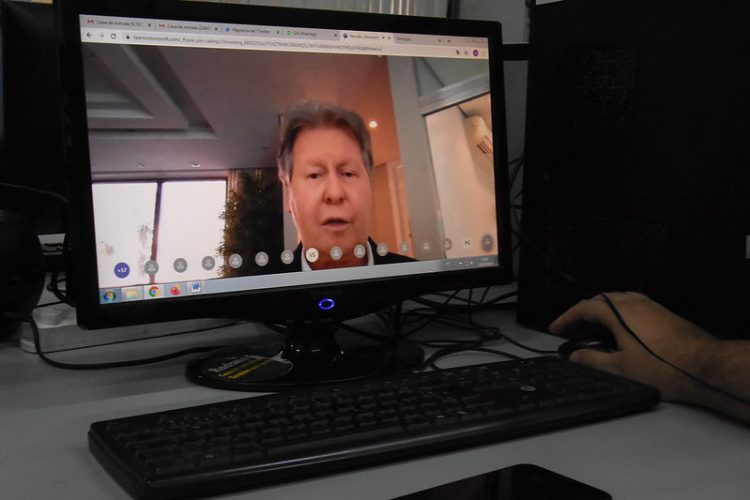 Prefeito Arthur em reunião com ministro da economia Paulo Guedes
Foto: Ingrid Anne/ Semcom