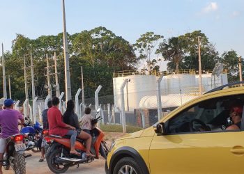 População revoltada com a falta de energia em Carauari. Foto: Divulgação