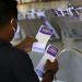Apostadores fazem filas em casas lotéricas de Brasília. A Caixa Econômica Federal sorteia a lotofácil da Independência. Foto: © Marcelo Camargo/Agência Brasil