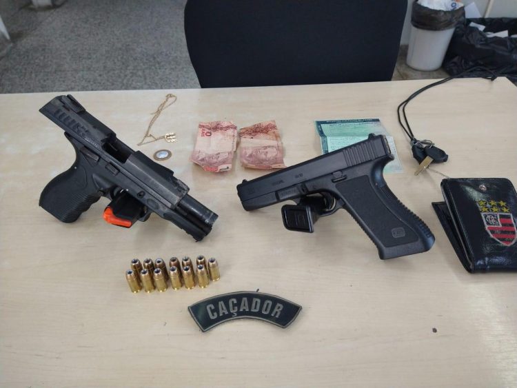A guarnição foi acionada por um cidadão que havia tido sua motocicleta (modelo Honda Bros - placa NOX – 0155) roubada por dois indivíduos armados com pistolas. O crime ocorreu na avenida da Floresta, Vivenda Verde, no referido bairro