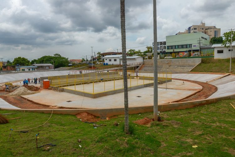 Prefeito vistoria obras do Skate Park do Velódromo. Foto: Alex Pazuello/Semcom