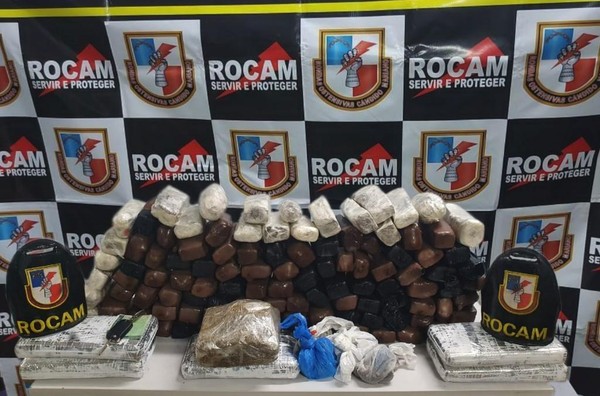 Dupla é presa com mais de 100 tabletes de entorpecentes que seriam comercializados em Manaus, diz polícia — Foto: Divulgação/Rocam
