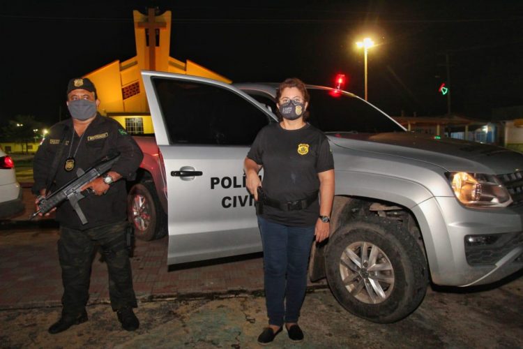 Polícia Civil e Militar em Anamã. Foto: Divulgação
