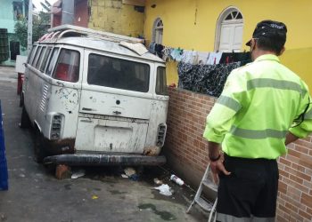 MMU retira veículos abandonados das vias de Manaus
Fotos: Divulgação iMMU