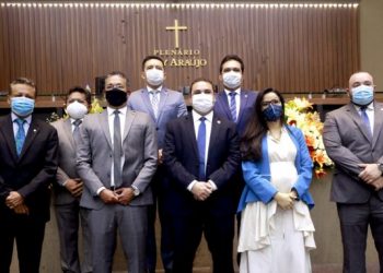 Mesa diretora Foto: Danilo Mello/Aleam