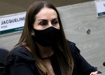 MANAUS, 19/10/20
VEREADORA GLORIA CARRATTE (PL) DISCURSANDO NO PLENARIO DA CAMARA MUNICIPAL DE MANAUS.
FOTO: ROBERVALDO ROCHA / CMM