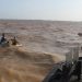 Sobreviventes de naufrágio no Rio Amazonas. Foto: Divulgação/ Marinha