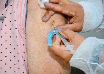 Prefeitura vacina idosos da Fundação Doutor Thomas
Fotos Valdo Leão / Semcom