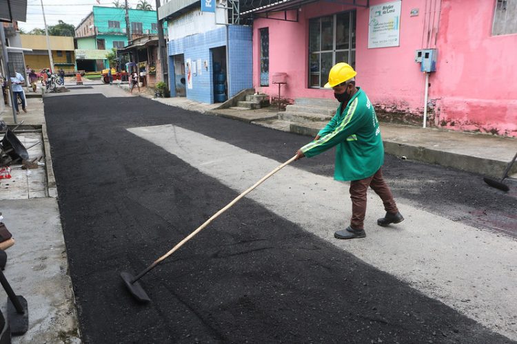 Prefeitura de Manaus realiza mutirão de obras na comunidade Raio de Sol
Fotos - Márcio Melo / Seminf