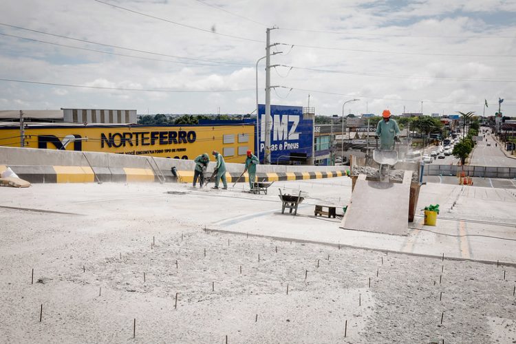 Obras do viaduto do Manoa podem ser concluídas nos próximos 60 dias
Foto: Dhyeizo Lemos / Semcom