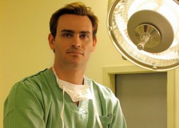 Alan Landecker, renomado especialista em rinoplastia — Foto: Redes Sociais/Reproduçã