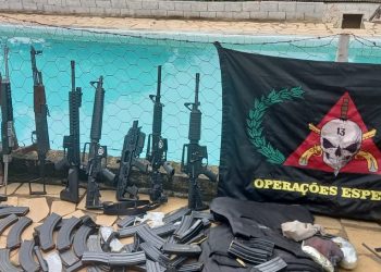 Armamento apreendido durante operação da PM e PRF que resultou na morte de 25 suspeitos de roubo a bancos em Varginha (MG) — Foto: Divulgação/Polícia Militar