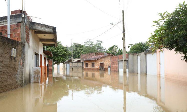 Governador garante assistência a cidades afetadas pelas chuvas nos vales do Mucuri e Jequitinhonha. Foto: © Gil Leonardi / Imprensa MG