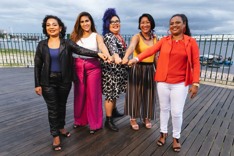 Foto - Laryssa Gaynet - A bancada é formada por Michelle Andrews, Alessandrine Silva, Val Fontes, Markilze Siqueira e Patrícia Andrade