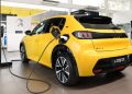 Carro elétrico em abastecimento - Foto: Divulgação