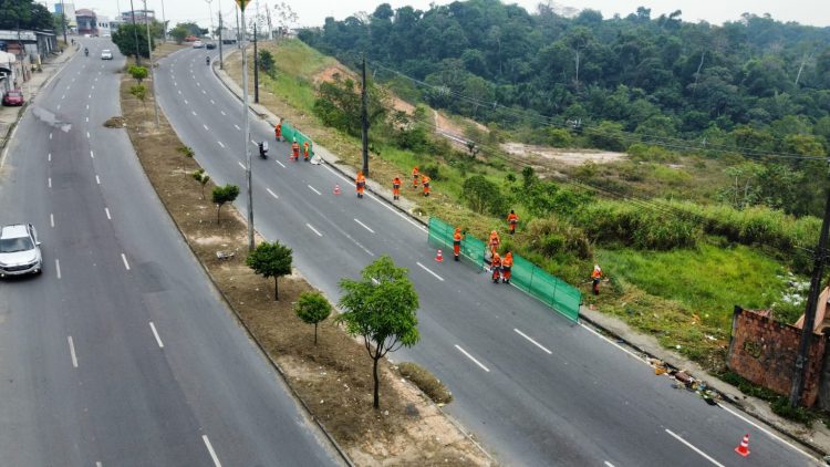 Avenida Margarita, na Zona Norte da capital amazonense. Foto – Bruno Leão / Semulsp