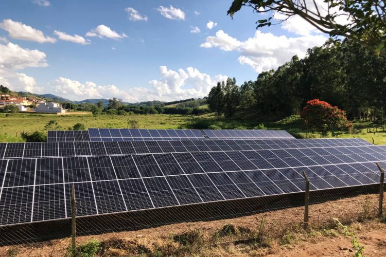 Usina solar da Juntos Energia Compartilhada em Pedralva - MG