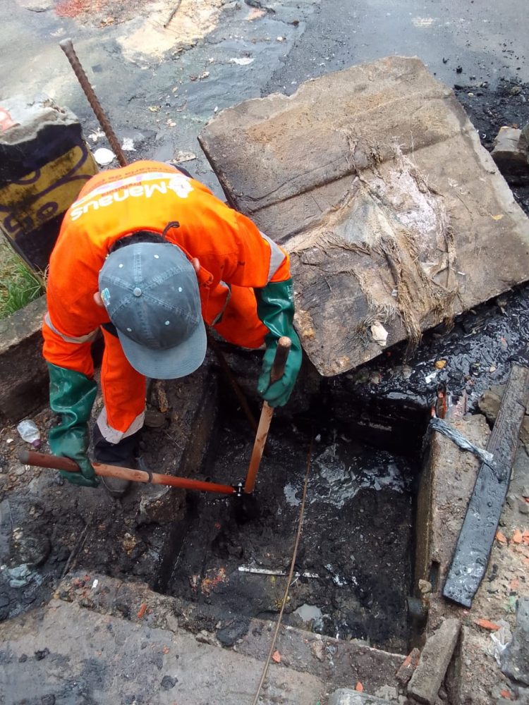 Prefeitura de Manaus realiza limpeza e desobstrução de bueiros entupidos em bairros da zona Norte
Foto: Divulgação / Seminf