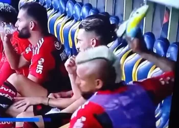 Vidal, do Flamengo, se irrita no jogo contra o Boavista — Foto- Reprodução : Band Sports