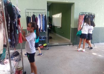 Na contramão do modelo fast fashion, a moda circular vem ganhando cada vez mais adeptos - Foto: Divulgação