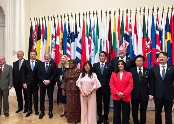 08/06/2023 - Paris -O Ministro Mauro Vieira participou na manhã de hoje, em Paris, de café-da-manhã de trabalho do grupo de Ottawa, à margem do encontro mini-Ministerial da OMC. Foto: Palácio do Itamaraty/Twitter