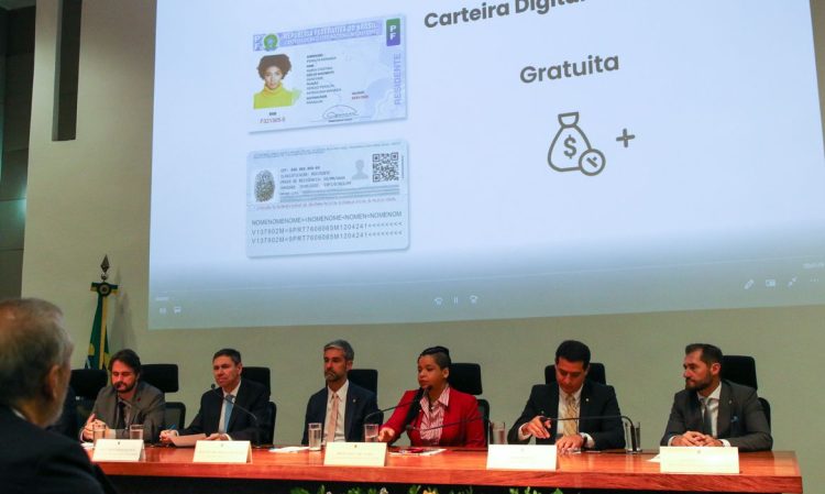 Brasília - 20/06/2023 O Ministério da Justiça e Segurança Pública (MJSP) realiza a Semana Nacional de Discussões sobre Migração, Refúgio e Apatridia. Presença do secretário nacional de Justiça, Augusto de Arruda Botelho e da presidente do CONARE, Sheyla de Carvalho. Foto: Fabio Rodrigues-Pozzebom/ Agência Brasil