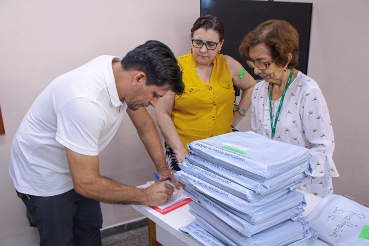 Texto – Leonardo Fierro / Semasc