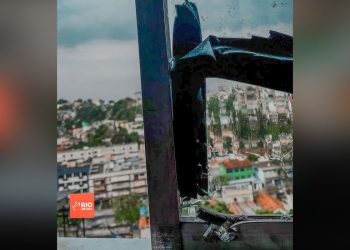 Tiro disparado por policiais mata criança na comunidade do Dendê, no Rio de Janeiro. Foto: Rafael Henrique Brito/Rio de Paz