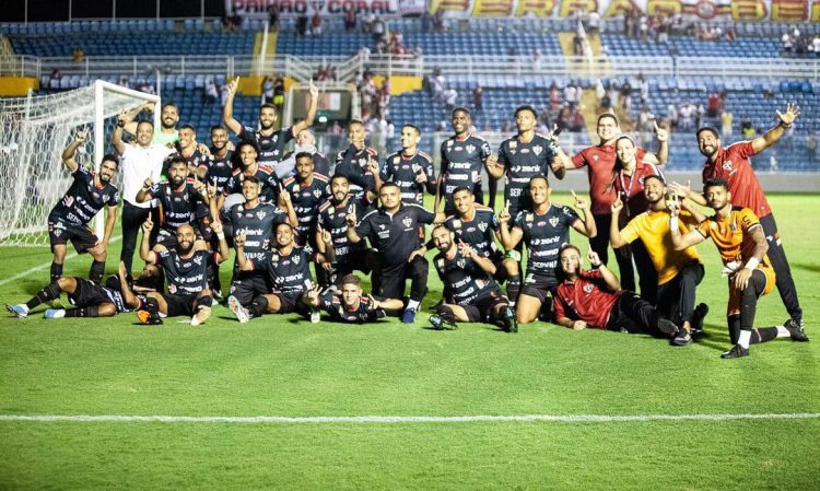 "Quase" xarás, Ferroviária-SP e Ferroviário-CE (Time Posado na foto), decidem a Série D. Foto: Lenilson Santos/Ferroviário
