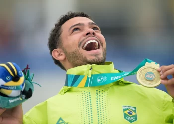 Lucas Rabelo garante ouro no skate street - Foto: Alexandre Loureiro/ COB