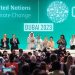 O presidente da COP28, Sultan Al Jaber ( no centro), o chefe do clima da ONU, Simon Stiell (quarto a partir da esquerda) e outros participantes no palco durante a Plenária de Encerramento da Conferência da ONU sobre Mudanças Climáticas, COP28, na Expo City em Dubai, Emirados Árabes Unidos - Foto: COP28/Christopher Pike