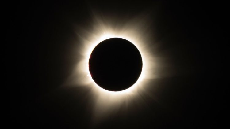 Eclipse - Foto: Reprodução/Canva