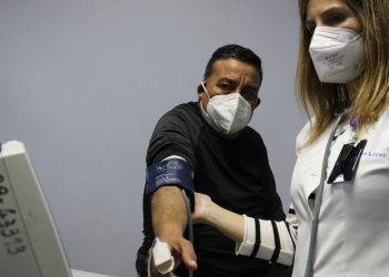 No Chile, novos tratamentos para hepatite significam que cerca de 98 por cento dos pacientes recuperam completamente. Foto: Opas