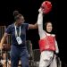 A atleta de para taekwondo Zakia Khudadadi, do Afeganistão, está competindo nos Jogos Paraolímpicos de 2024 em Paris