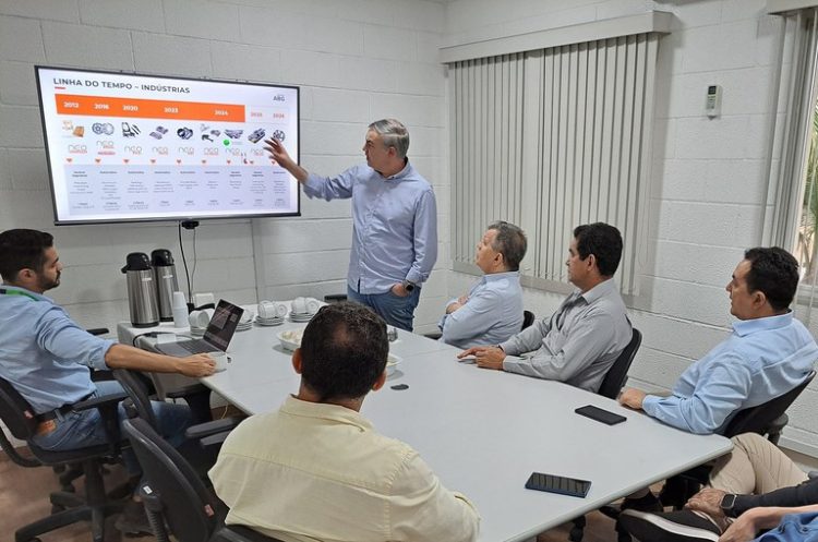 Amazon planeja investir cerca de R$ 90 milhões nos próximos três anos, contemplando a expansão do imóvel, aquisição de novos ativos e a implantação de uma planta para a produção de lingotes, vergalhões e alumínio atomizado (Fotos: Suframa/Divulgação e Amazon/Alumínio/Divulgação)