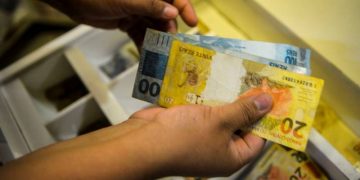 Empresas têm até esta sexta-feira para pagar o décimo terceiro salário